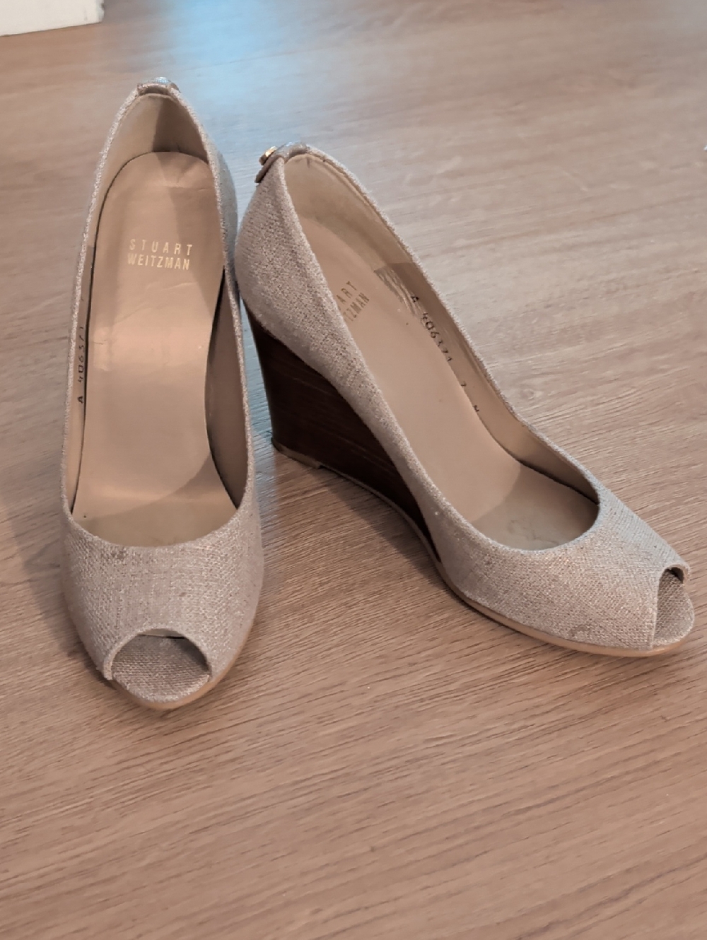 Stuart Weitzman Beige Canvas Peep-Toe Wedge Heels with Brown Wood-Look Wedges 7